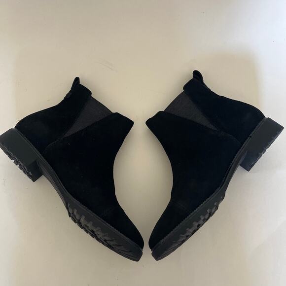 TOMS 'Cleo' US 8.5 Chelsea Black Suede Boot Slip On Ankle Bootie - Picture 2 of 10